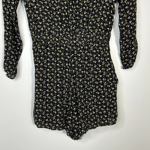 American Eagle Floral Romper - Medium - EUC - Picture 3 of 9